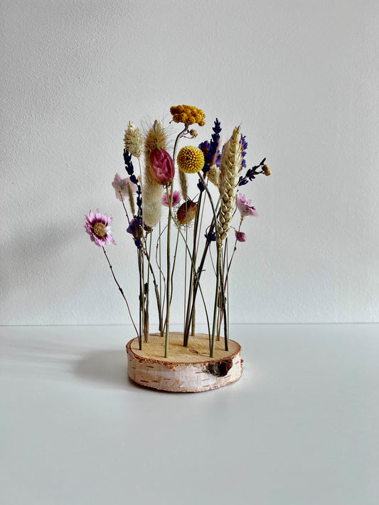 Dried flowers in wood